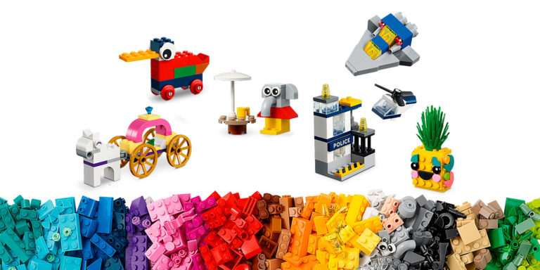 LEGO 11021- 90 Years Of Play